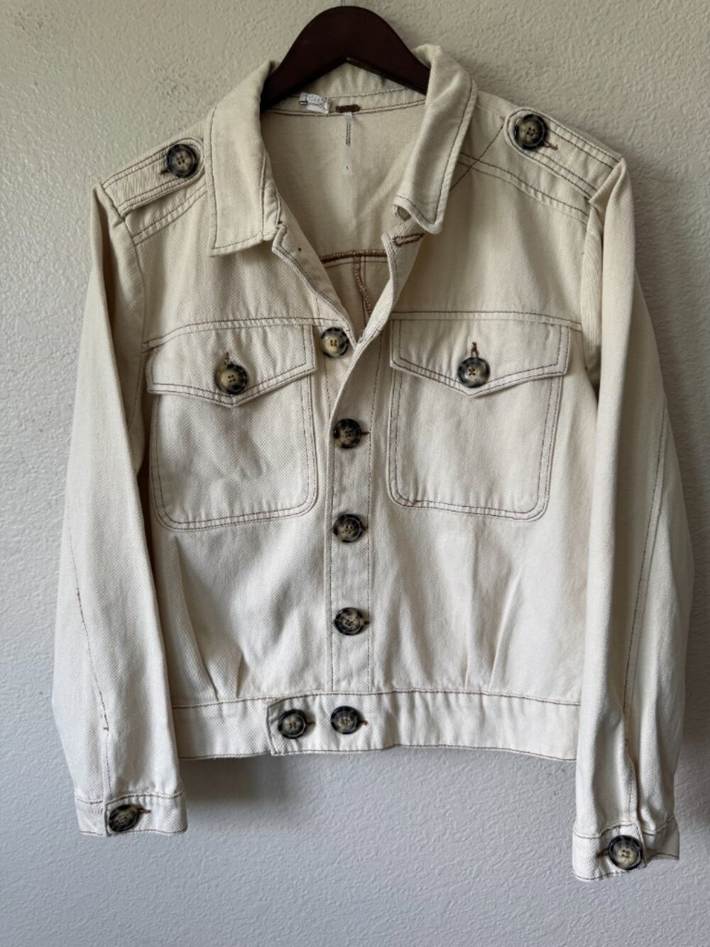 Free People Eisenhower Denim Jean Jacket Size Lg Ivory Cotton Collared Pockets - Picture 1 of 16